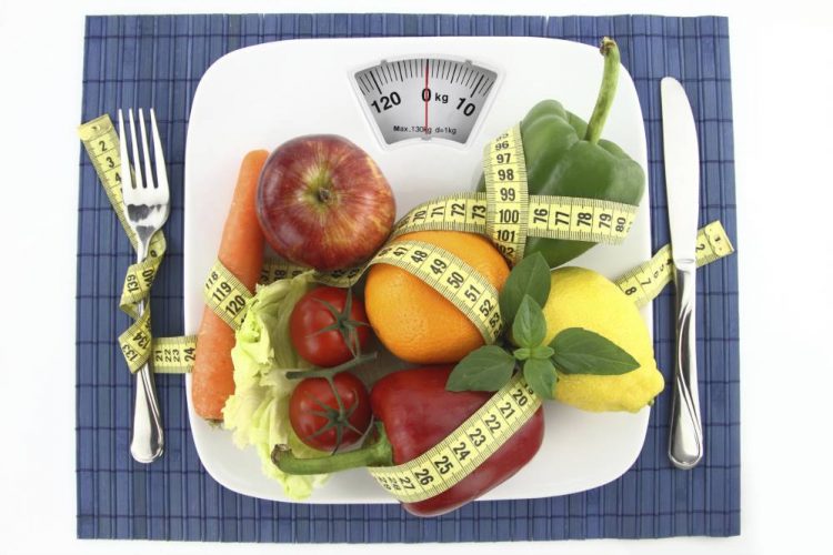 6 benefícios do morango para a saúde (com receitas saudáveis)