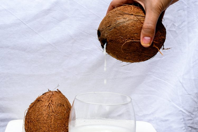 Água de coco: benefícios para a sua saúde